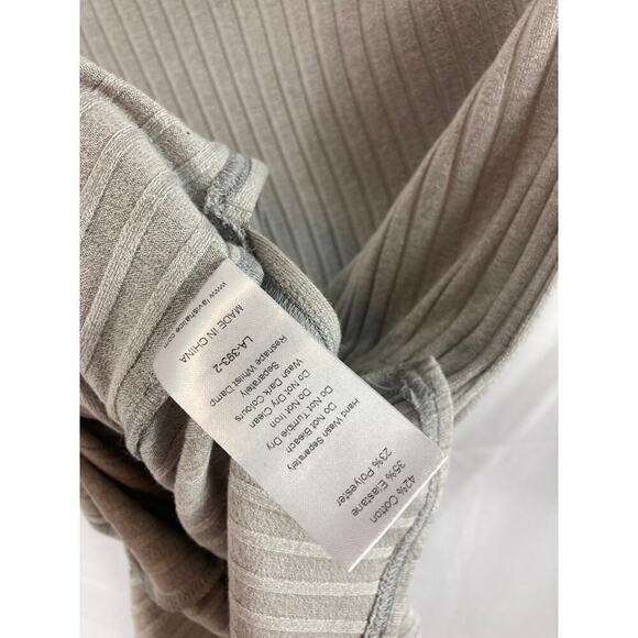 Lavish Alice ribbed cold shoulder top grey Size XS - Picture 3 of 4
